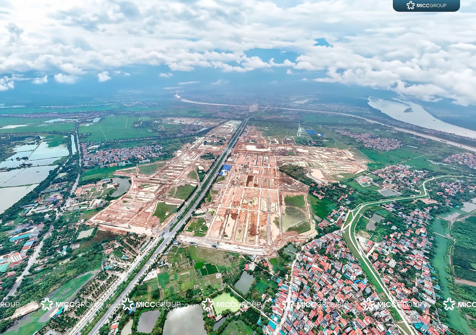 .Hình ảnh tiến độ xây dựng dự án Vinhomes Global Gate vào tháng 09 năm 2024.