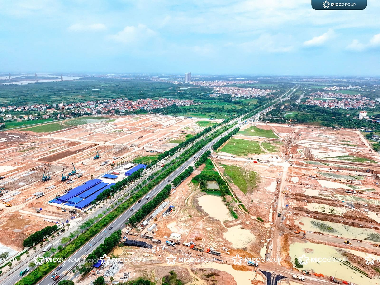 .Hình ảnh tiến độ xây dựng dự án Vinhomes Global Gate vào tháng 09 năm 2024.